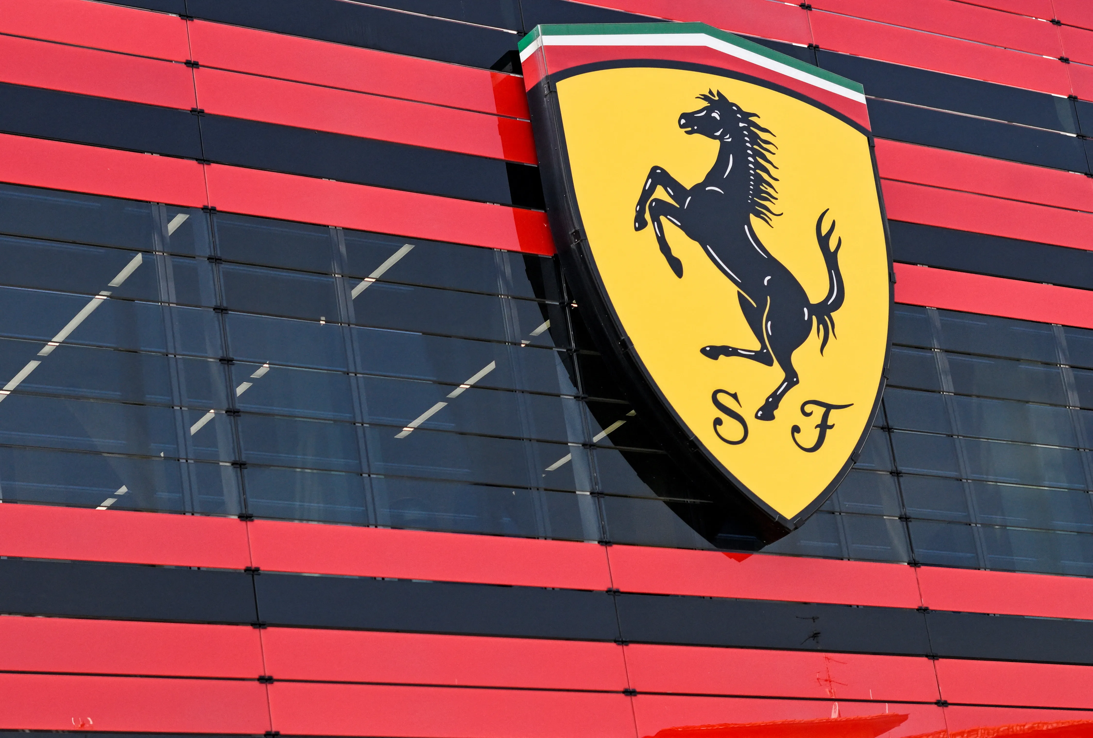 Ferrari en crise : Vasseur et Leclerc sous pression - Article F1 sur PitStopInsight