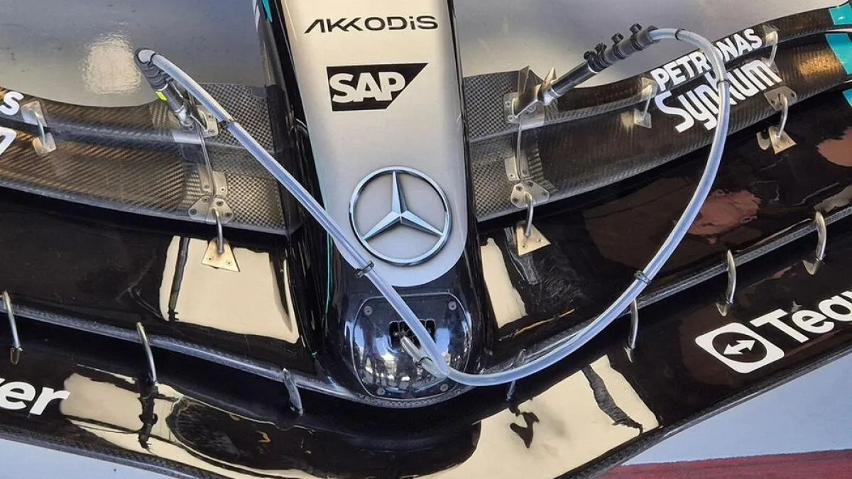 Les essais d’après-saison d’Abou Dhabi révèlent le premier aperçu de l’aile avant active F1 2026 Mercedes prototype - Article F1 sur PitStopInsight