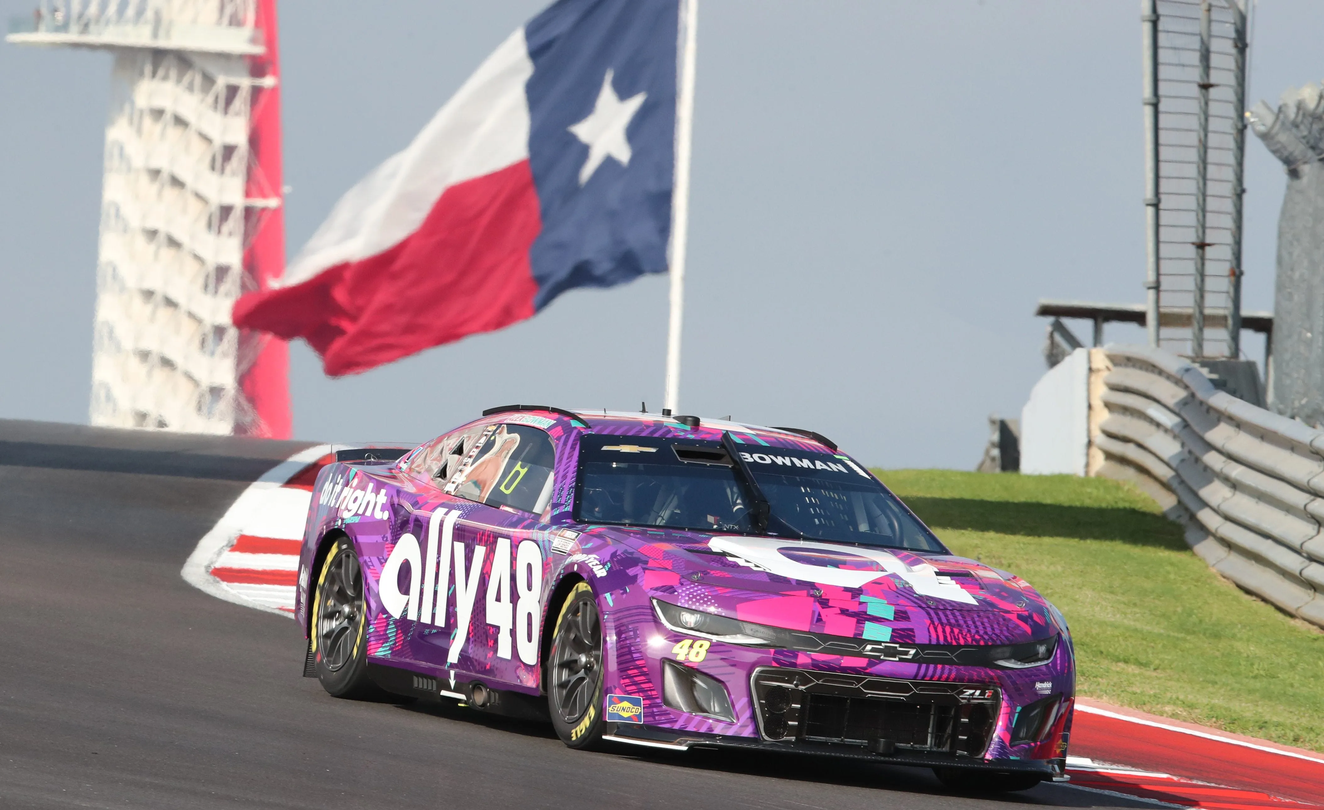 Alex Bowman contraint d'abandonner à mi-course à COTA en raison d'une maladie - Article Nascar sur PitStopInsight