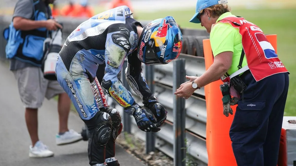 Alex Marquez chute lors du Grand Prix de Catalogne : les dangers d'une confiance excessive - Article MotoGP sur PitStopInsight