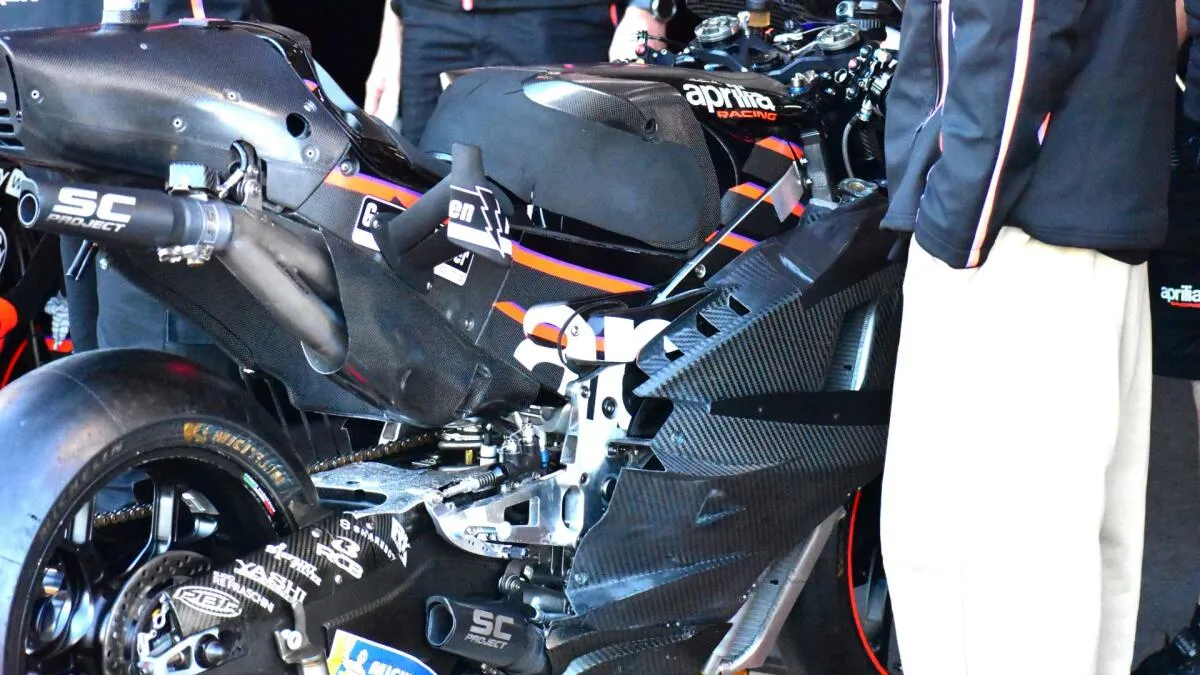 Essais MotoGP Valencia 1-2 : Aprilia, Bezzecchi et Fernandez déjà en mode 2026 - Article MotoGP sur PitStopInsight