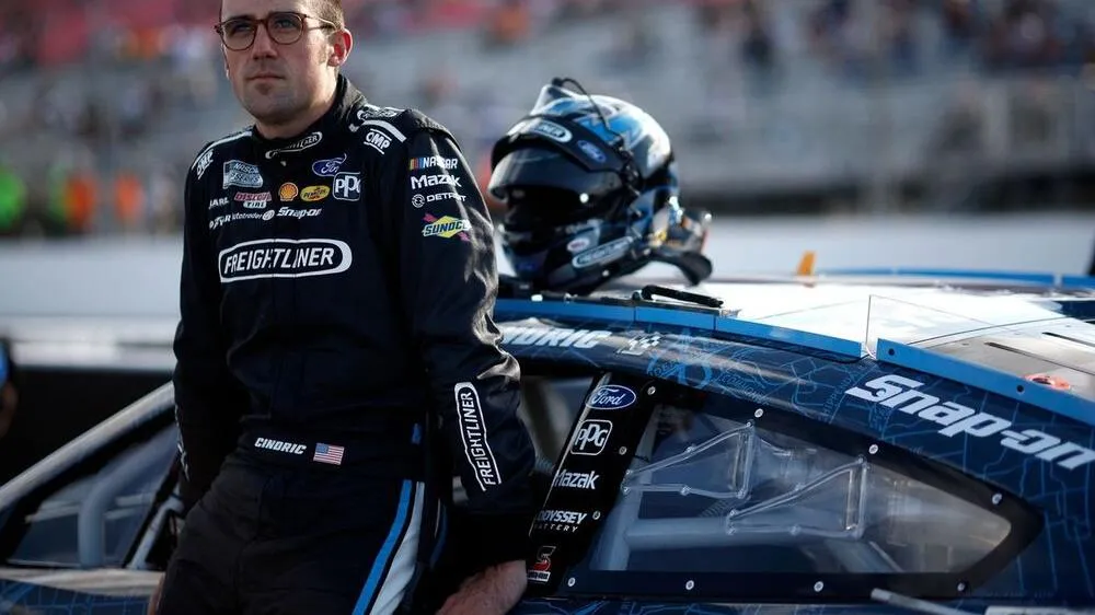 Austin Cindric prêt à relever le défi des Supercars au Grand Prix d'Adelaïde - Article F1 sur PitStopInsight