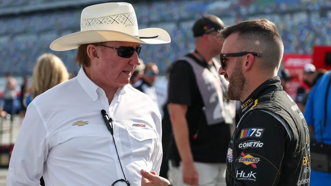 austin-dillon-richard-childress-racing-nascar-controversy-image---best-keyword--austin-dillon-and-richard-childress-arguing----keyword--austin-dillon-richard-childress-argument_1.jpg