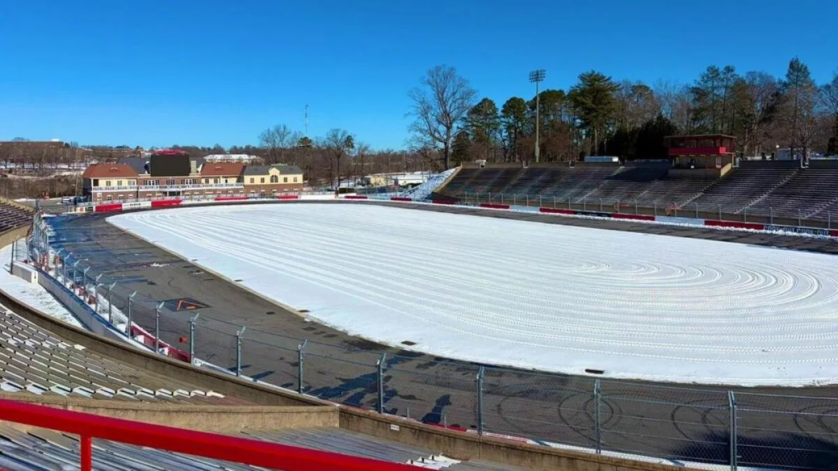 La neige complique les préparatifs du Clash 2026 à Bowman Gray - Article Nascar sur PitStopInsight