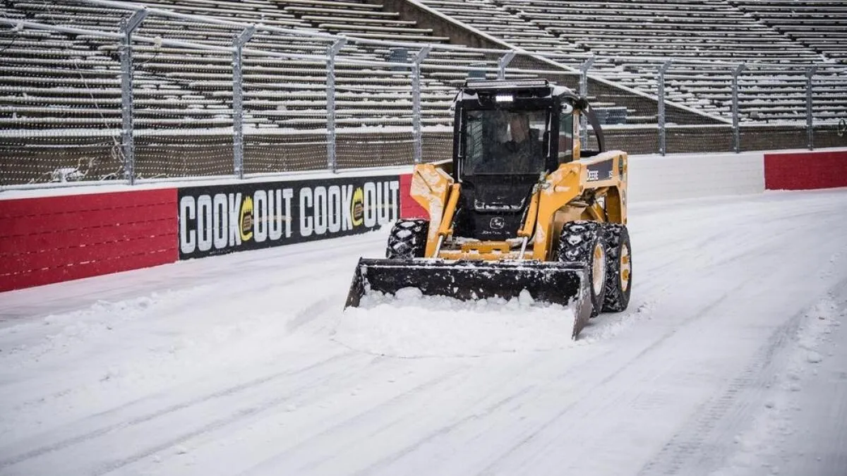 Report du Cook Out Clash à Bowman Gray Stadium : la neige force un nouveau délai - Article Nascar sur PitStopInsight