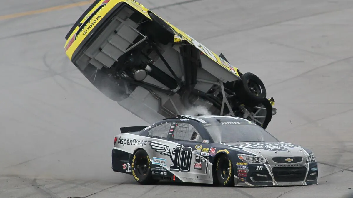 Brad Keselowski fracture de la jambe lors d'un accident de ski : les conséquences pour la saison NASCAR 2025 - Article Nascar sur PitStopInsight