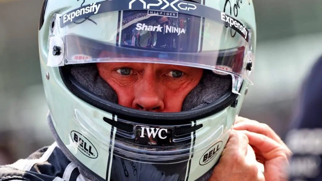 brad-pitt-pilote-f1-mclaren_1.jpg