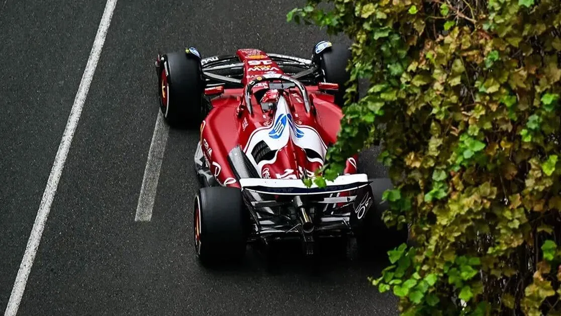 Leclerc Singapour week-end décevant SF-25 met Ferrari sous pression - Article F1 sur PitStopInsight