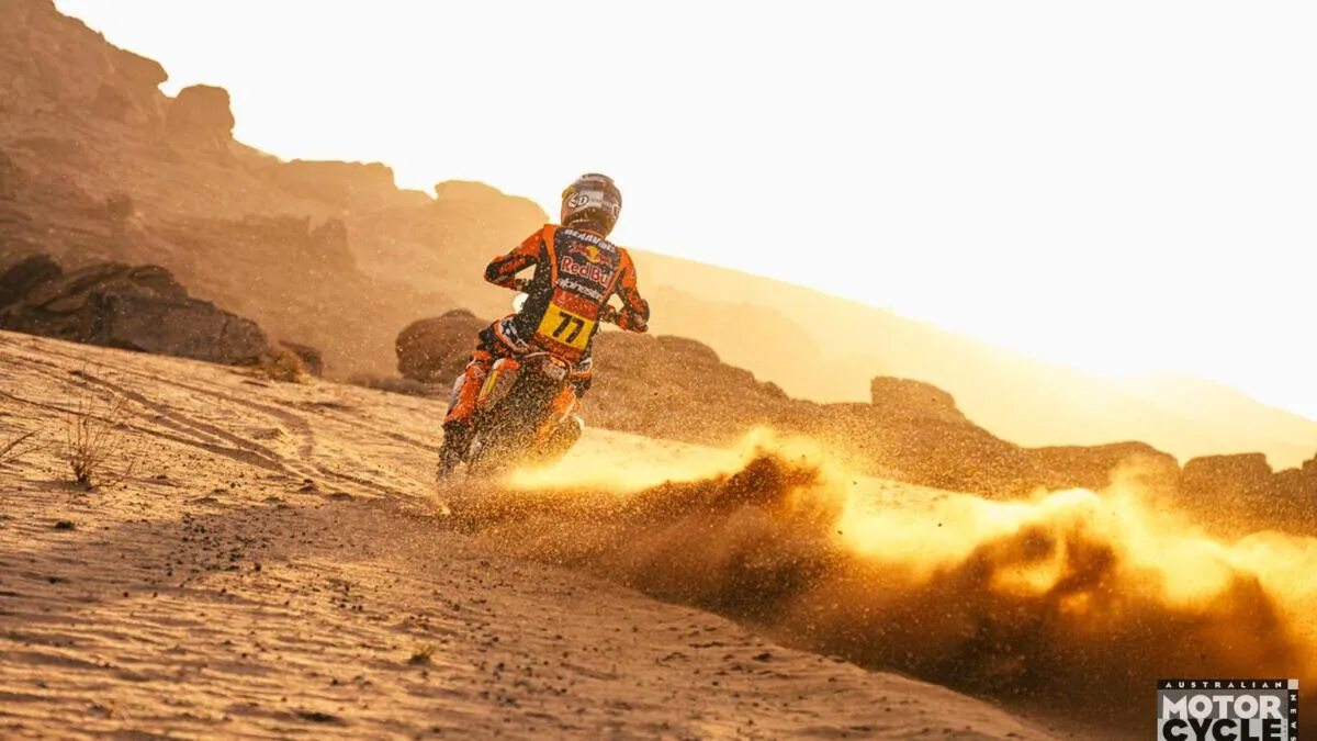 Daniel Sanders brille sur la 6e étape du Dakar 2026, mais une pénalité d'excès de vitesse plane - Article RallyeRaid sur PitStopInsight