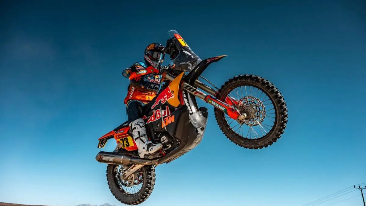 Dakar 2026 : Edgar Canet vainqueur de la première étape à Yanbu après pénalité pour Ross Branch - Article RallyeRaid sur PitStopInsight