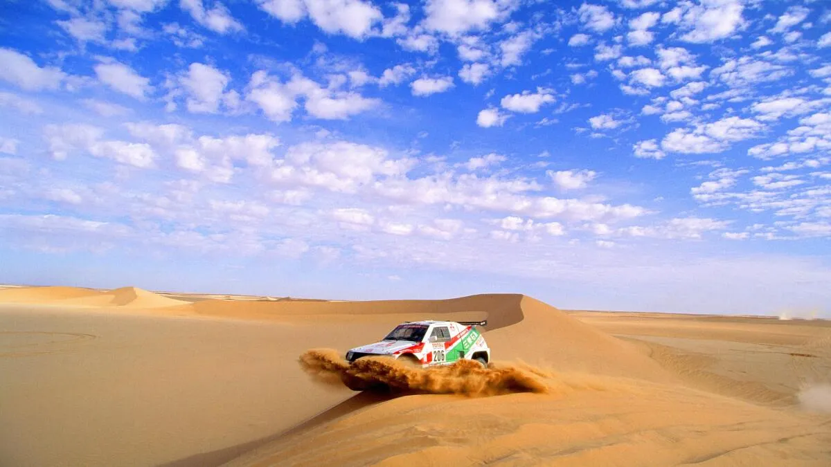 dakar-safari-rally-dunes_0.jpeg