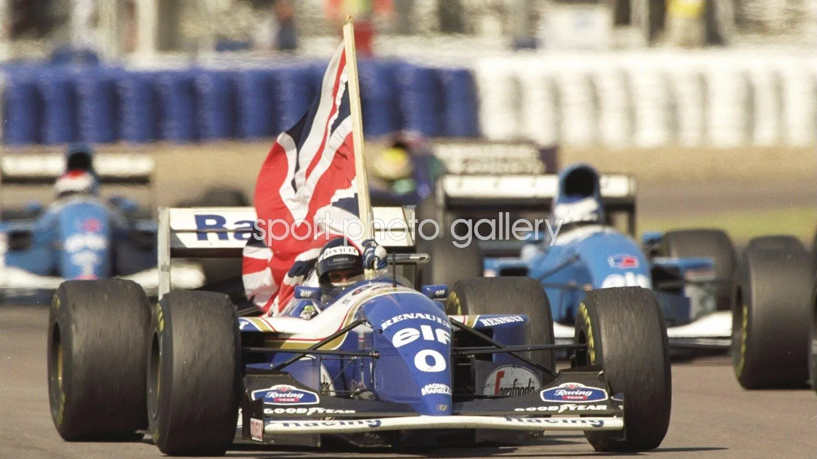 damon-hill-grand-prix-silverstone-1994_4.jpg