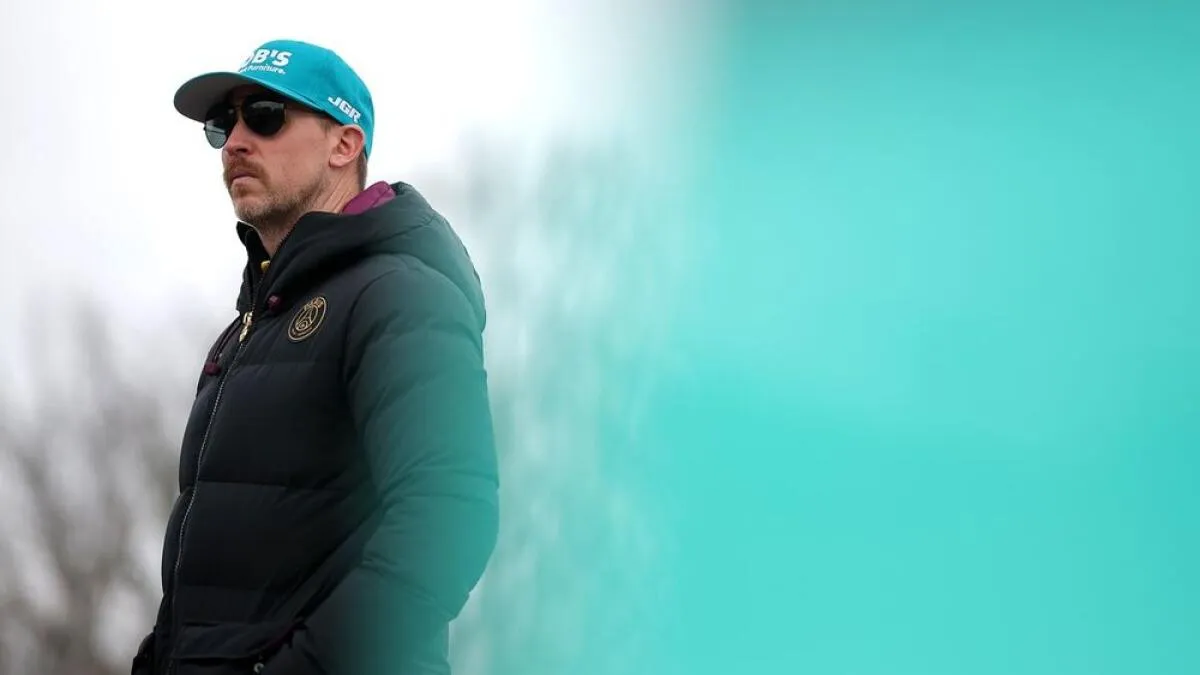 Chris Gayle confiant : Denny Hamlin se prépare pour le titre NASCAR 2026 - Article Nascar sur PitStopInsight