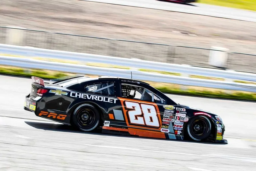 Derek Kneeland prépare ses débuts en ARCA East à Hickory - Article Nascar en vedette sur PitStopInsight