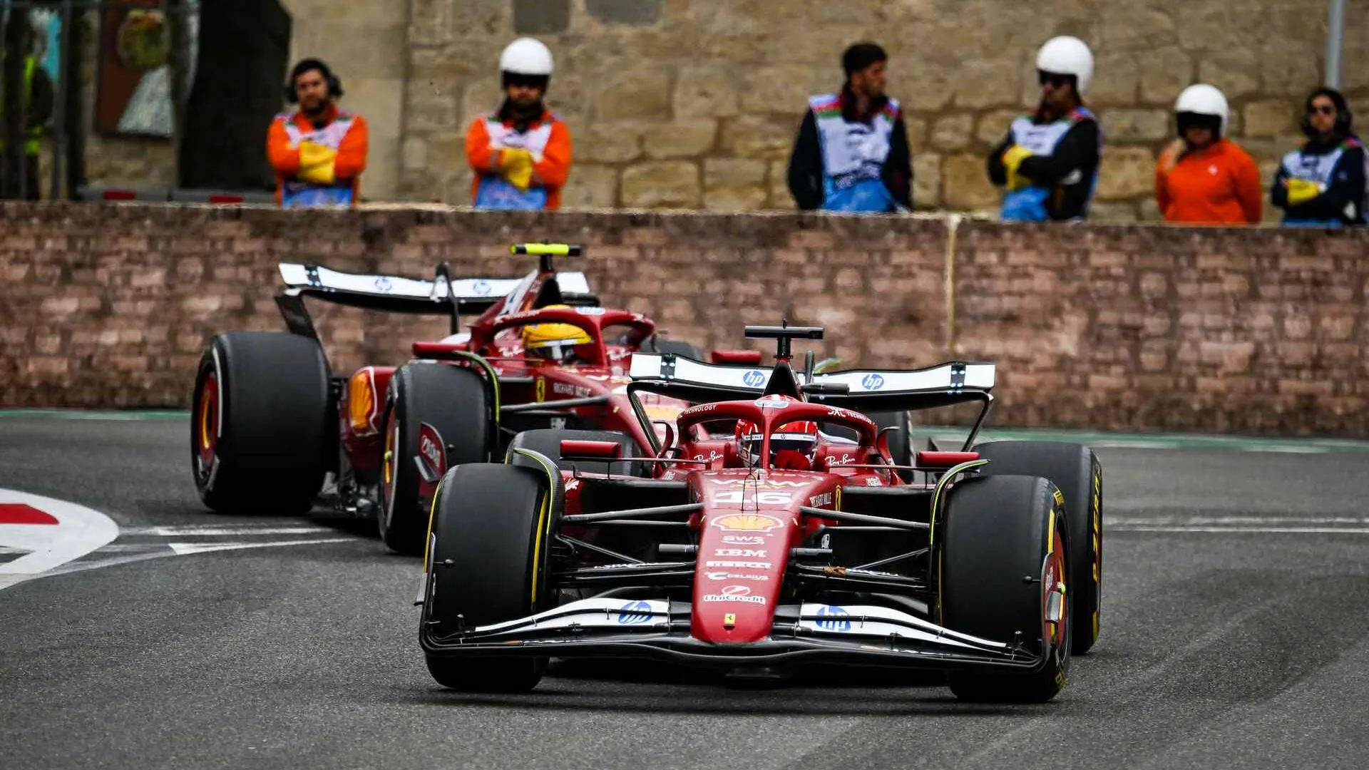ferrari-f1-strategy-error-leclerc-hamilton-azerbaijan-grand-prix-last-lap_0.jpg