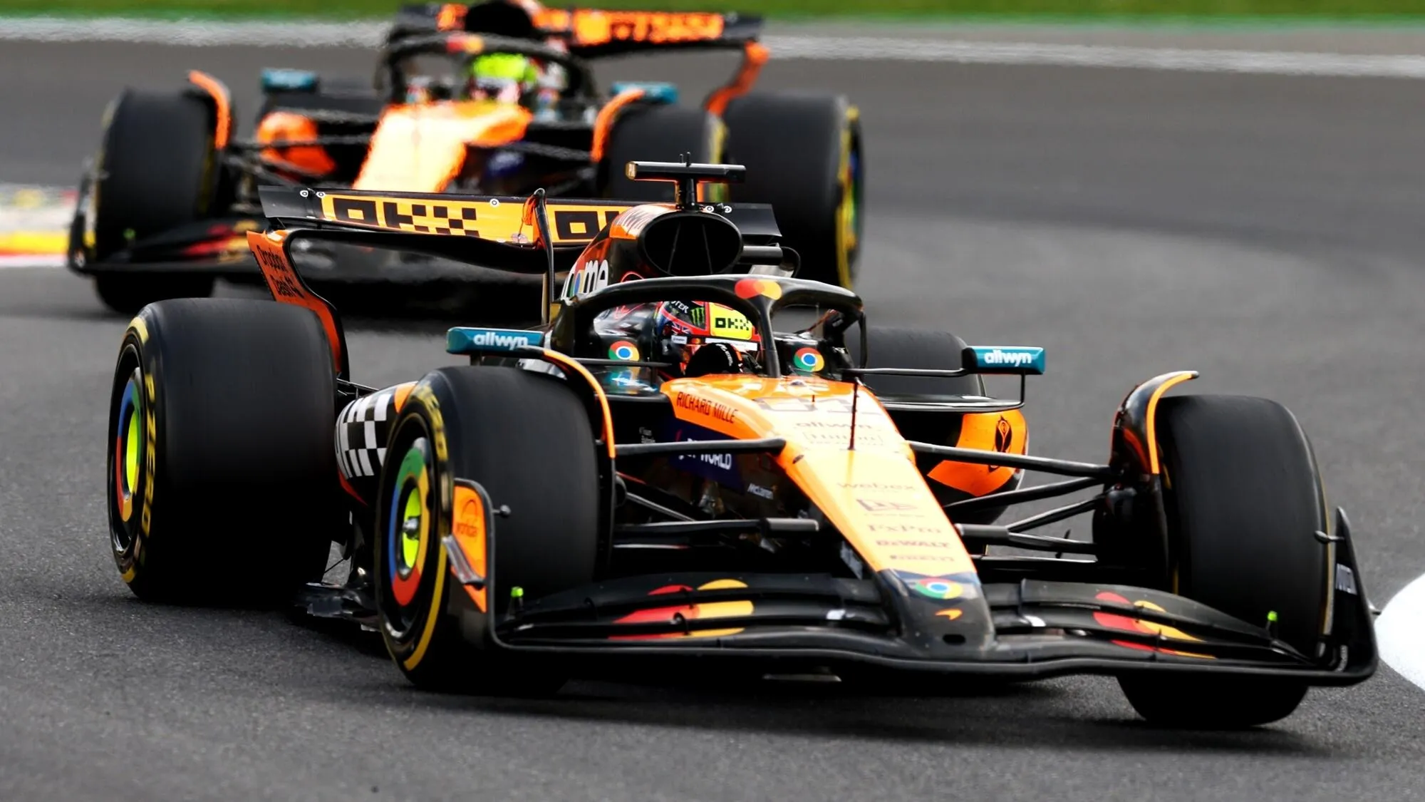 F1 saison 2025 : La bataille pour le titre s'intensifie, McLaren en tête - Article F1 sur PitStopInsight