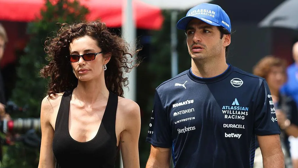 Carlos Sainz critique FOM Singapour célébrités et moments clés perdus - Article F1 sur PitStopInsight