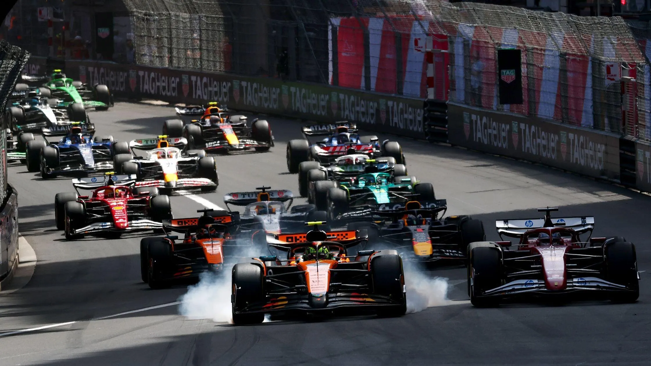 Règle des deux arrêts aux stands en F1 : La FIA face au défi de la manipulation de course à Monaco - Article F1 sur PitStopInsight