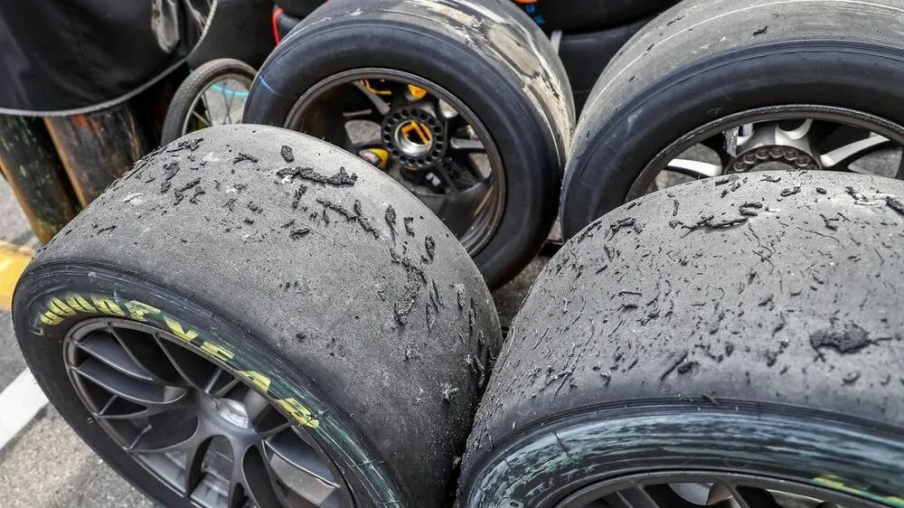 Cording pneus Bristol Goodyear – Gestion extrême des pneus - Article F1 sur PitStopInsight