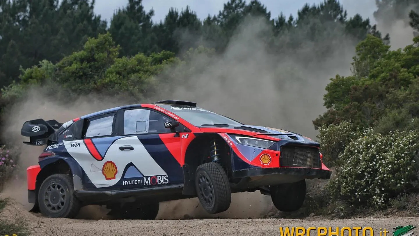 Hyundai WRC 2025 Neuville potentiel tests promettent des progrès - Article WRC sur PitStopInsight