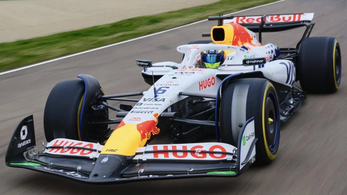 Red Bull line-up F1 2025 : Aucun changement prévu malgré les performances d'Isack Hadjar - Article F1 sur PitStopInsight