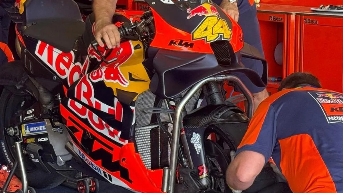 KTM dévoile son moteur 850cc pour 2027 : premiers essais privés à Jerez avec Espargaró et Pedrosa - Article MotoGP sur PitStopInsight