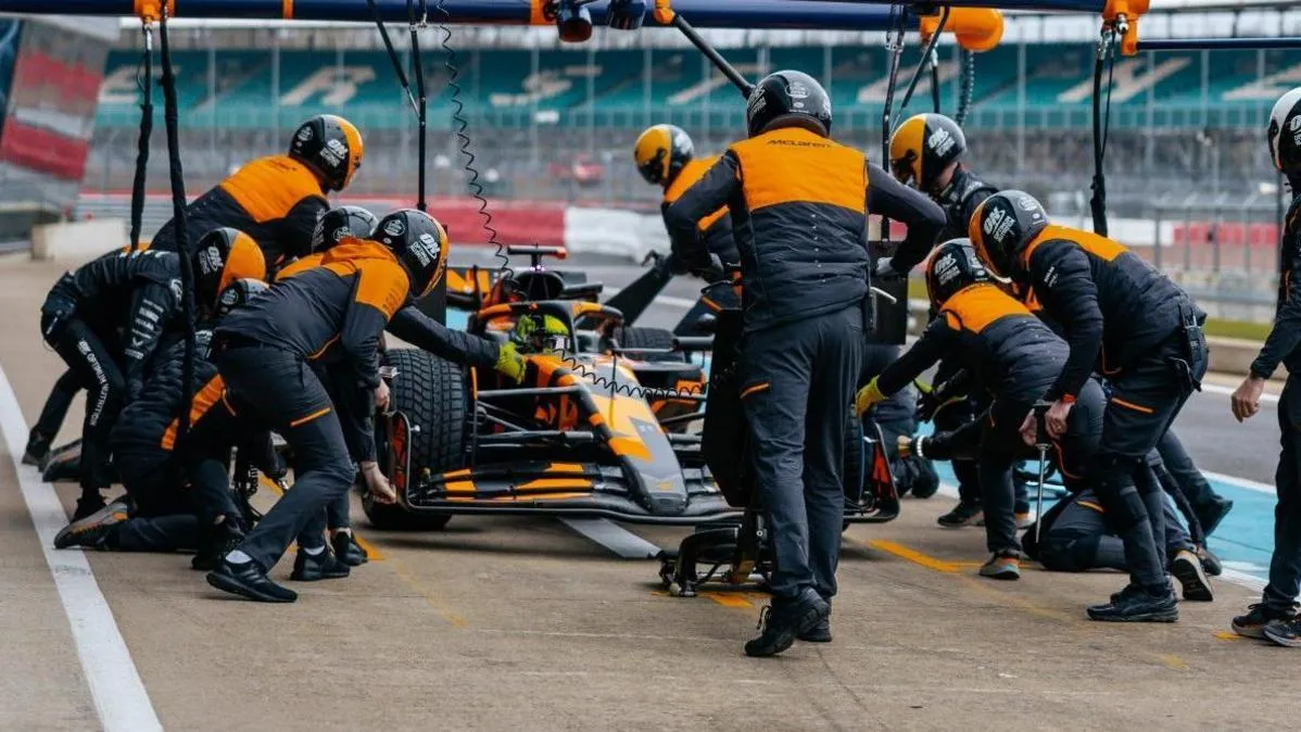 mclaren-f1-team-dominates-2025-constructors-championship-pit-lane_2.jpg