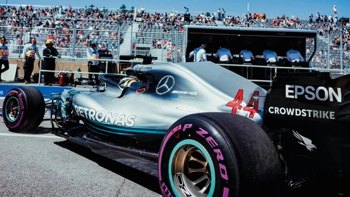 George Kurtz achète une participation dans Mercedes F1 : un tournant stratégique pour l’écurie et le monde de la cybersécurité - Article F1 sur PitStopInsight