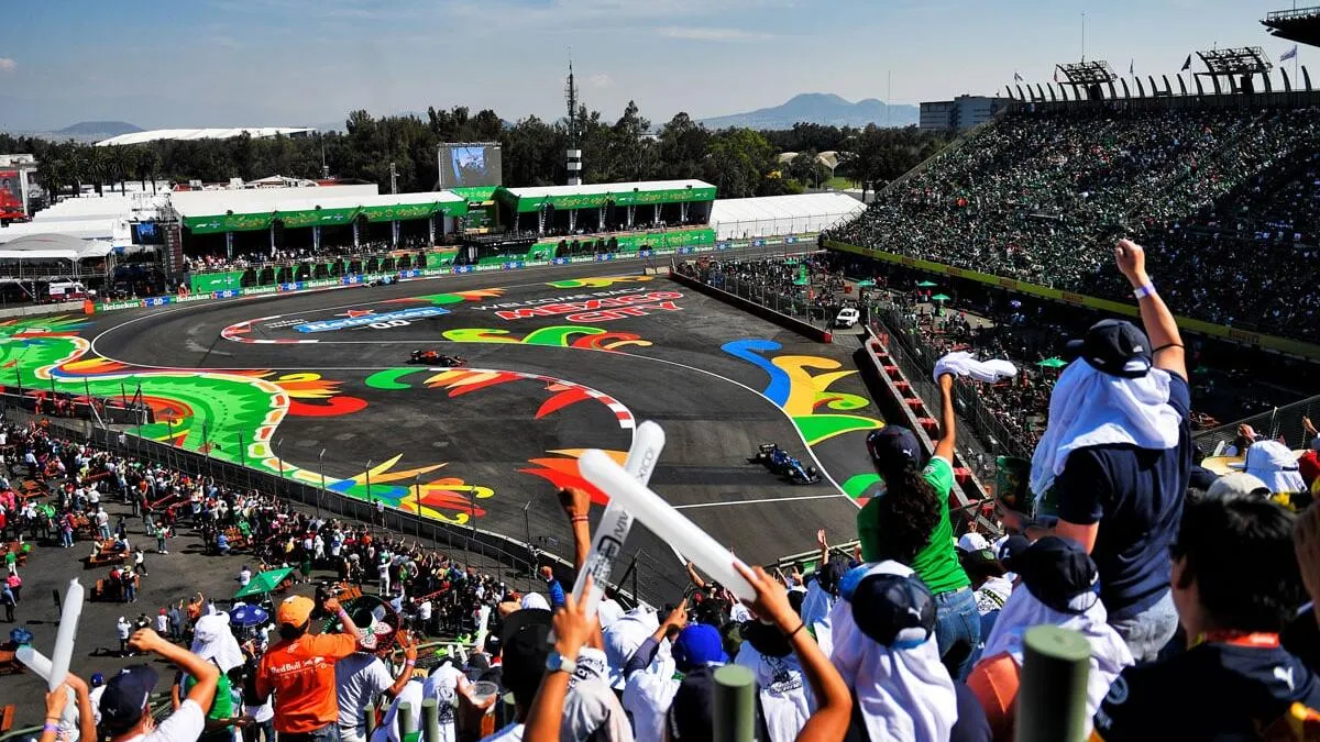 mexico-city-grand-prix-foro-sol-crowd-festival-atmosphere_1.jpg