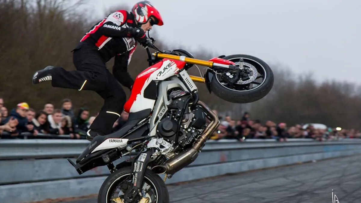 Tosha Schareina et Ricky Brabec à égalité parfaite au général des motos au Dakar 2026 - Article RallyeRaid sur PitStopInsight