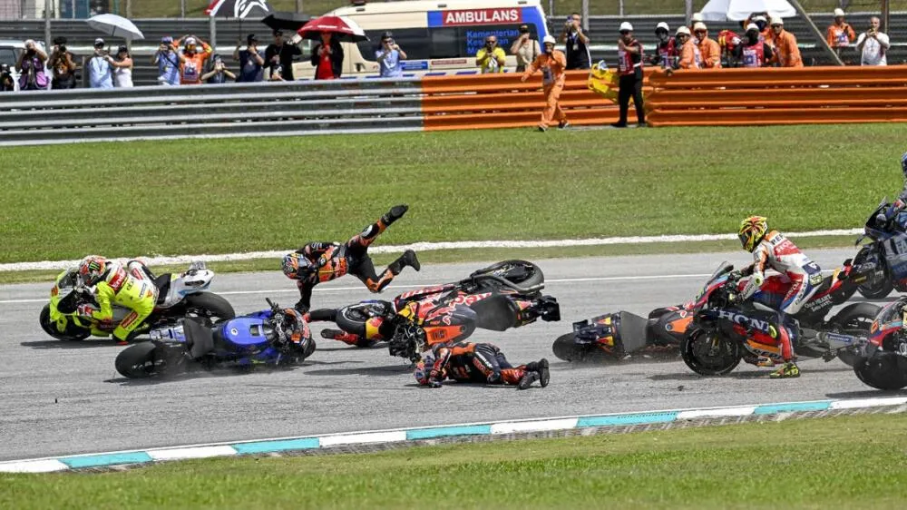 motogp-accident-sepang_1.jpeg