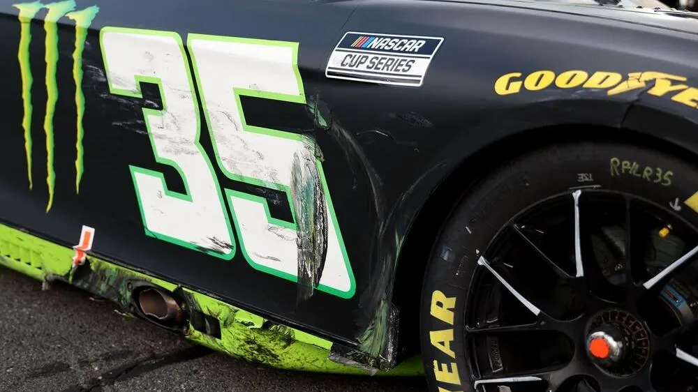 Riley Herbst disqualifié après contrôle de poids Charlotte Roval NASCAR - Article NASCAR sur PitStopInsight