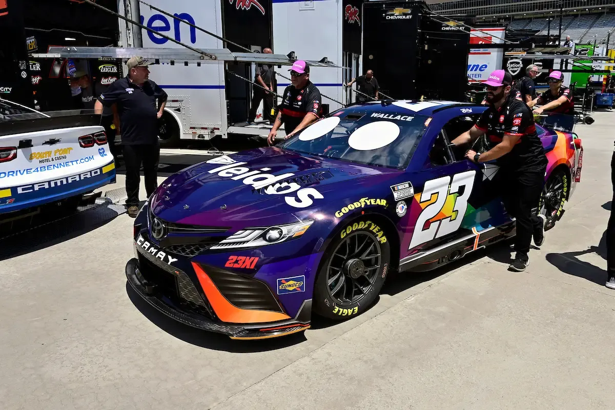 Deux chefs d'équipe de la NASCAR Cup exclus après des échecs aux inspections à Atlanta - Article Nascar sur PitStopInsight