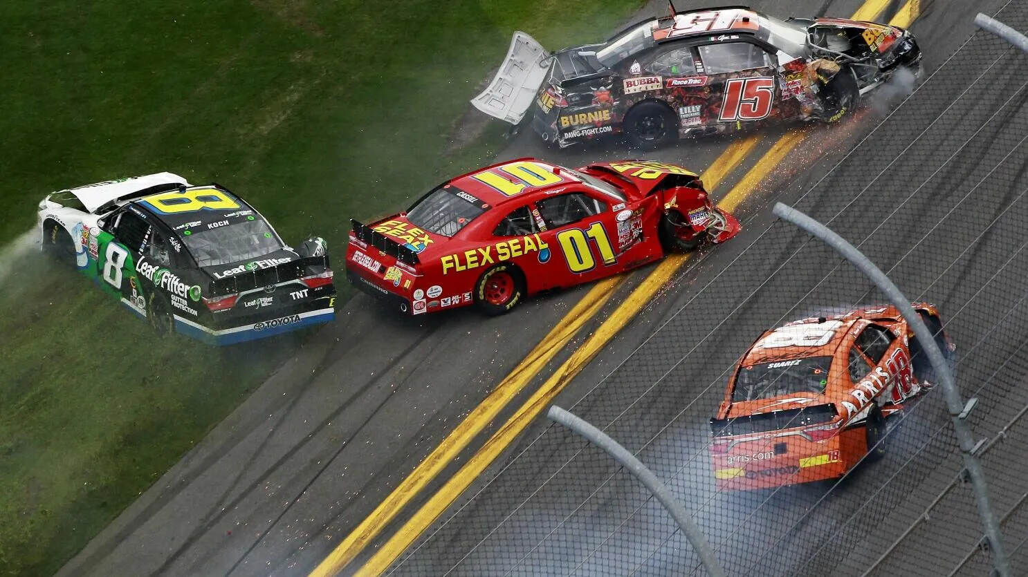 Crash de Kyle Busch à l'Iowa Speedway : Excès de confiance coûteux en NASCAR Cup Series - Article NASCAR sur PitStopInsight