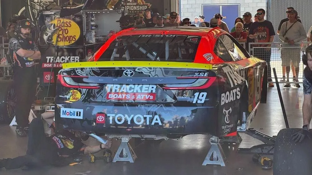 Les défaillances des pneus côté gauche lors de la pratique du NASCAR à Phoenix : chronologie et implications - Article Nascar sur PitStopInsight