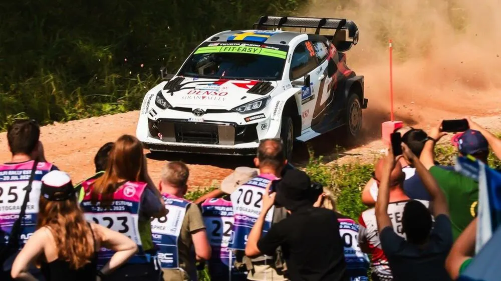 Rally Estonia résultats : Oliver Solberg en tête samedi - Article WRC sur PitStopInsight