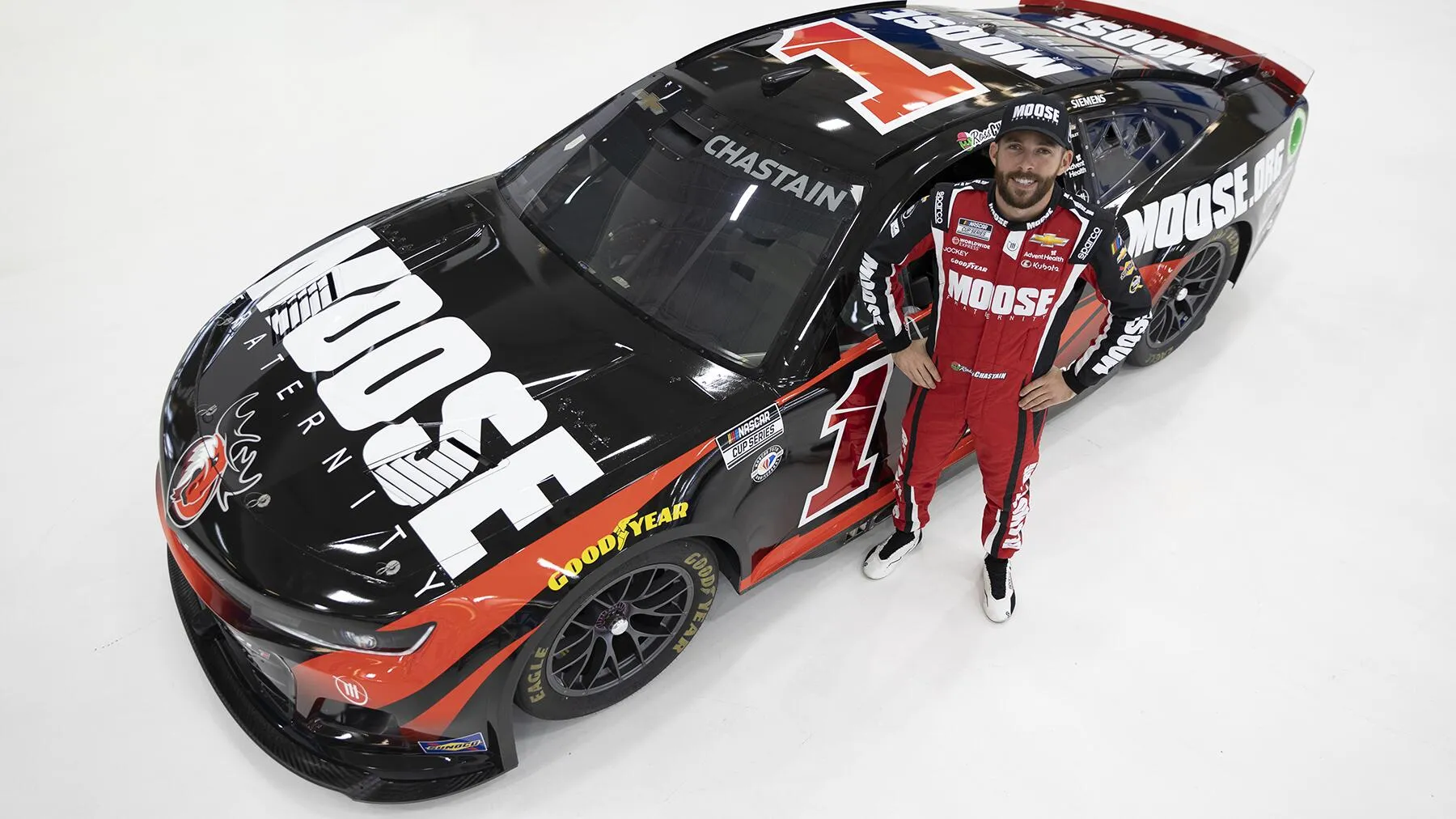 La Fraternité Moose a annoncé la prolongation de son partenariat avec Ross Chastain et l'équipe Trackhouse Racing jusqu'en 2027 — une alliance qui dynamise NASCAR - Article NASCAR sur PitStopInsight
