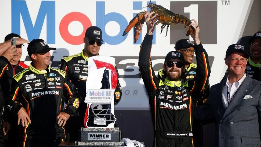 NASCAR Cup Loudon Ryan Blaney victoire 2025 assure sa qualification - Article NASCAR sur PitStopInsight