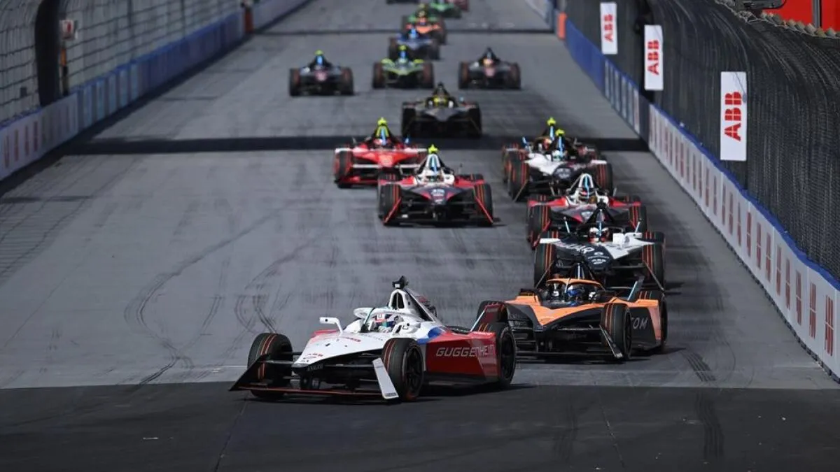 Formule E Sao Paulo E-Prix 2025 : victoire de Jake Dennis lors d'un sprint d'un tour après le crash de Pepe Marti - Article Formule E sur PitStopInsight