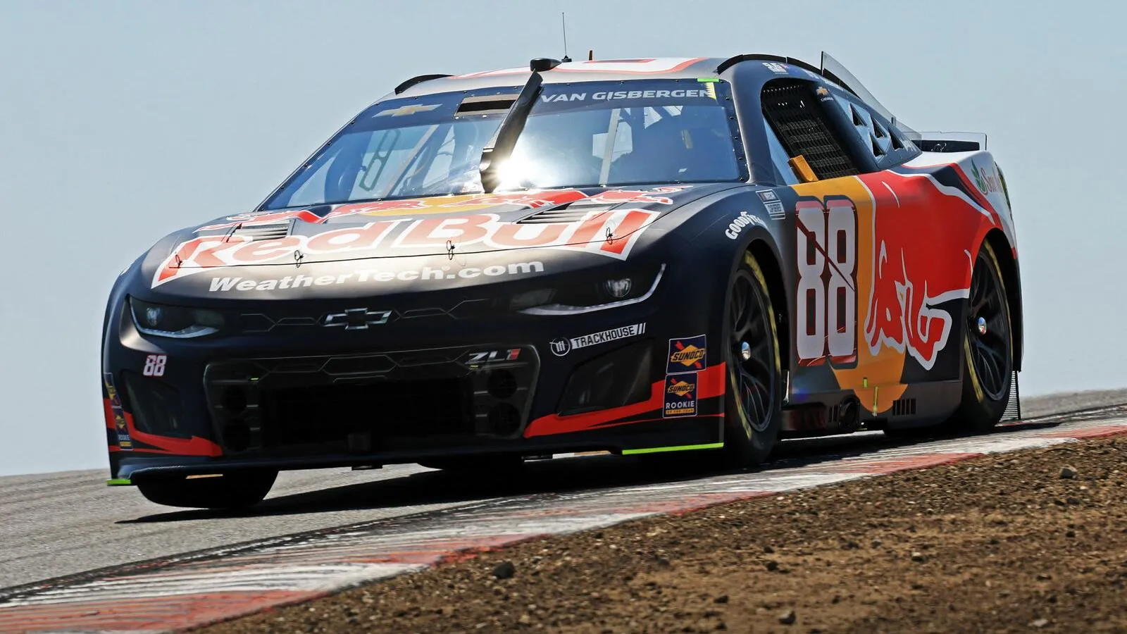 Shane van Gisbergen, le rouleau compresseur de la NASCAR, vise la victoire à Sonoma après sa pole position - Article NASCAR sur PitStopInsight