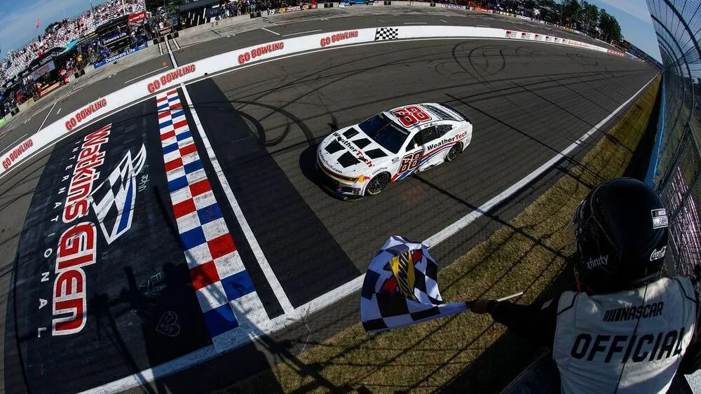 Shane van Gisbergen s'impose en NASCAR Cup à Watkins Glen avec une victoire éclatante - Article NASCAR sur PitStopInsight