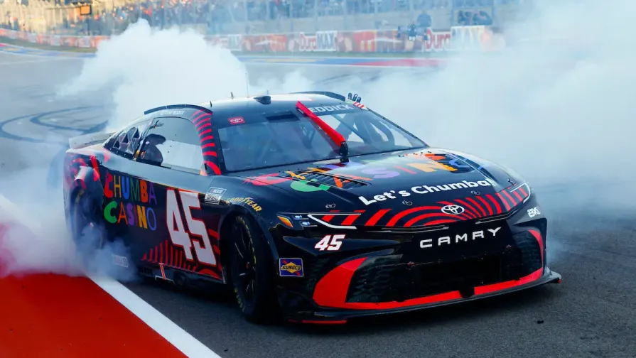 Victoire historique de Tyler Reddick à COTA en 2026 - Article Nascar en vedette sur PitStopInsight