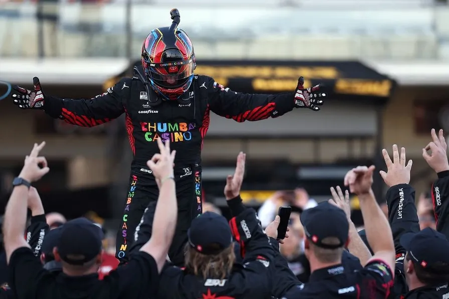 Tyler Reddick vise le quatre de suite historique en NASCAR Cup 2026 - Article Nascar en vedette sur PitStopInsight