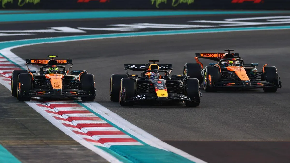 Verstappen meilleure performance de sa carrière malgré la défaite du titre contre Norris à l'Abu Dhabi Grand Prix 2025 - Article F1 sur PitStopInsight